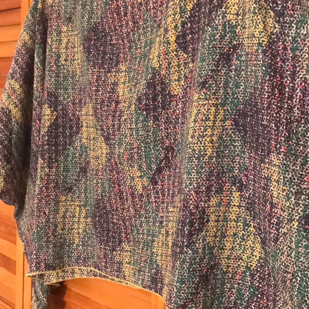 ⚜️Multi-Color Patterned Oversized Crop Top! - Picture 6 of 6